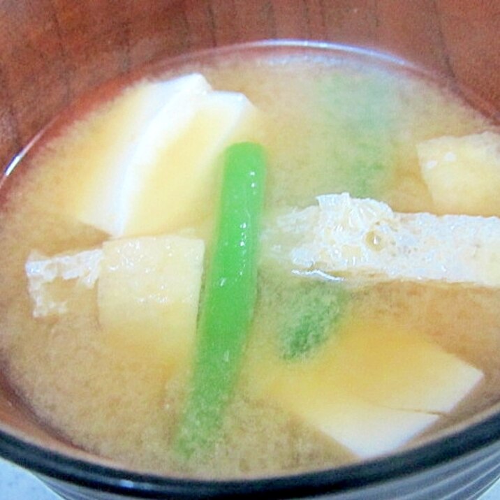 インゲンと豆腐の味噌汁